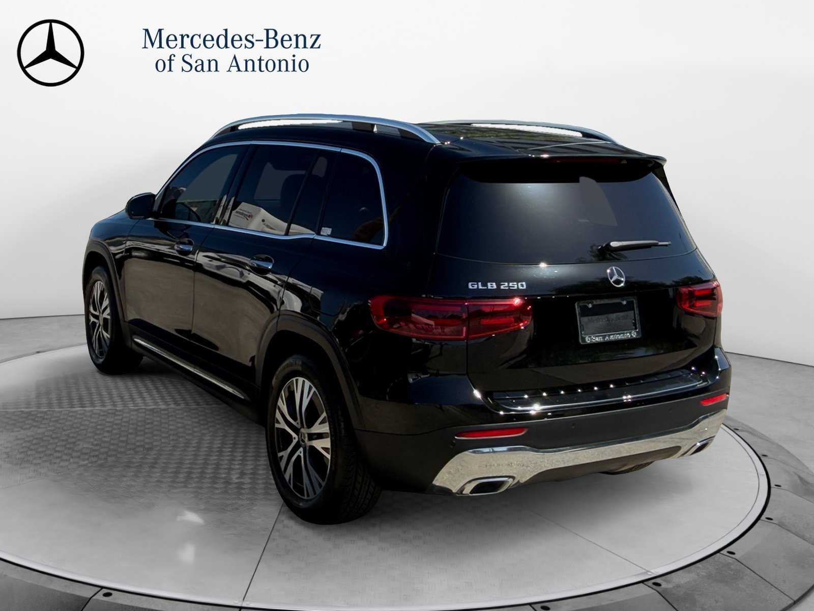 Certified Used 2025 Black Mercedes-Benz GLB 250 image 5