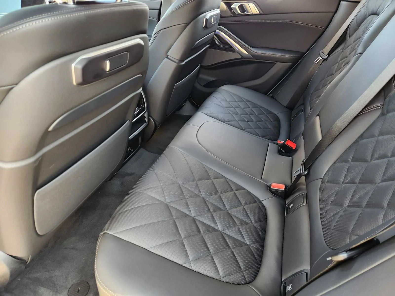 New 2027 Brooklyn Grey Metallic BMW xDrive40i image 7
