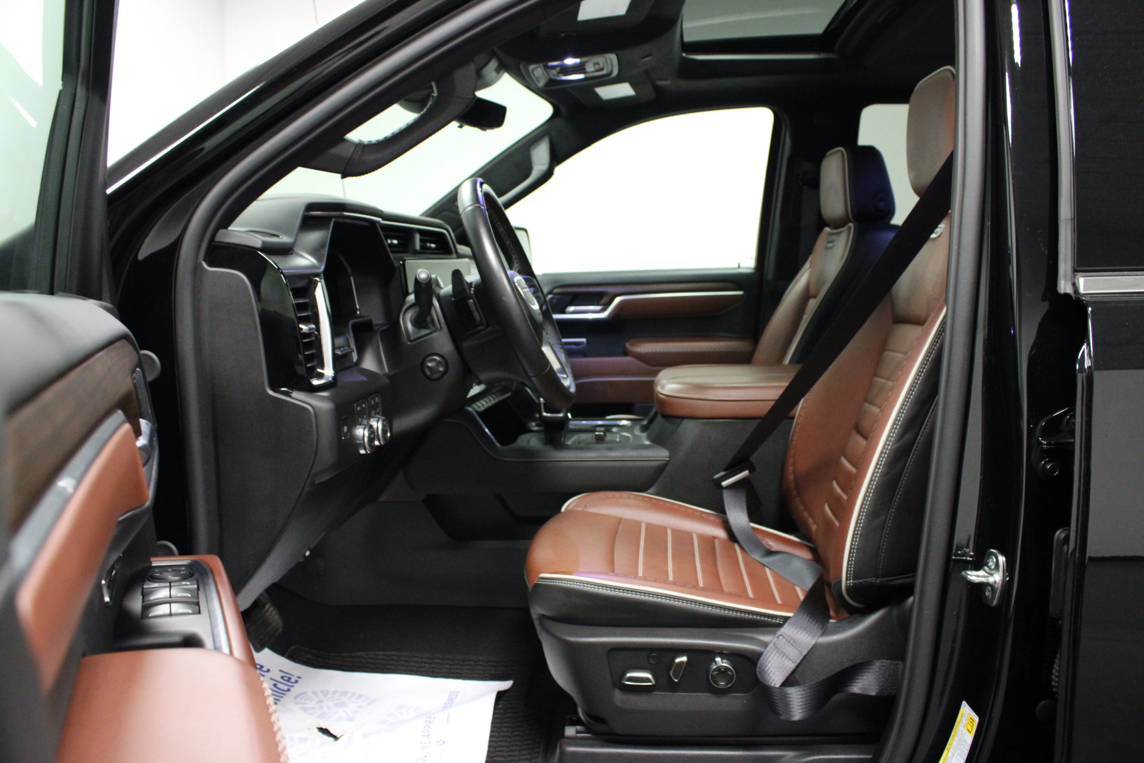 Used 2026 Onyx Black GMC Denali Ultimate image 12