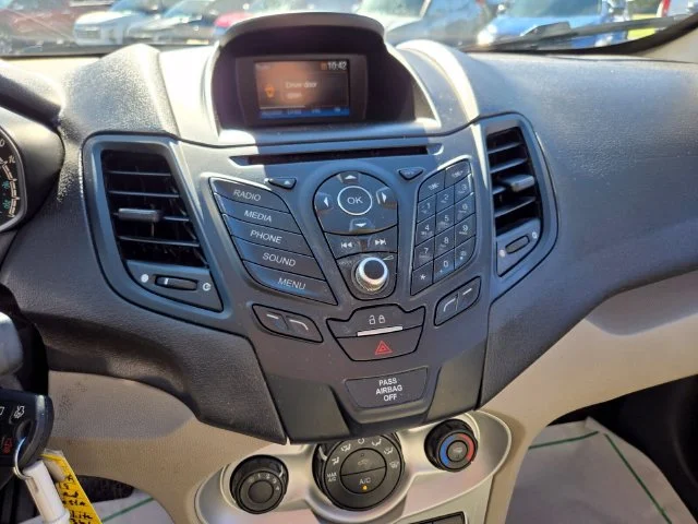 Used 2018 White Ford SE image 25