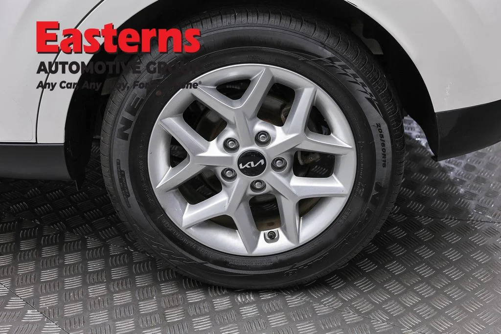 Used 2023 White Kia LX image 8