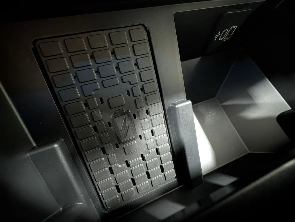 New 2026 Glacier Gray Metallic Tri-Coat Ford F-250® Lariat® image 11