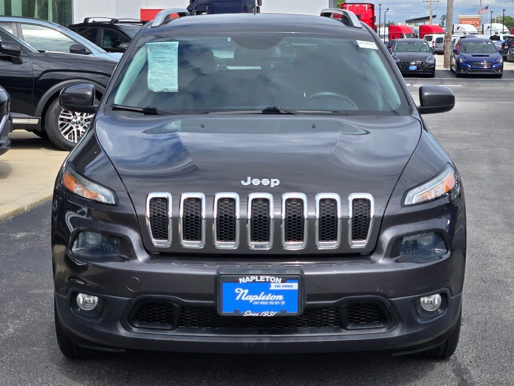 Used 2014 Gray Jeep Latitude image 2