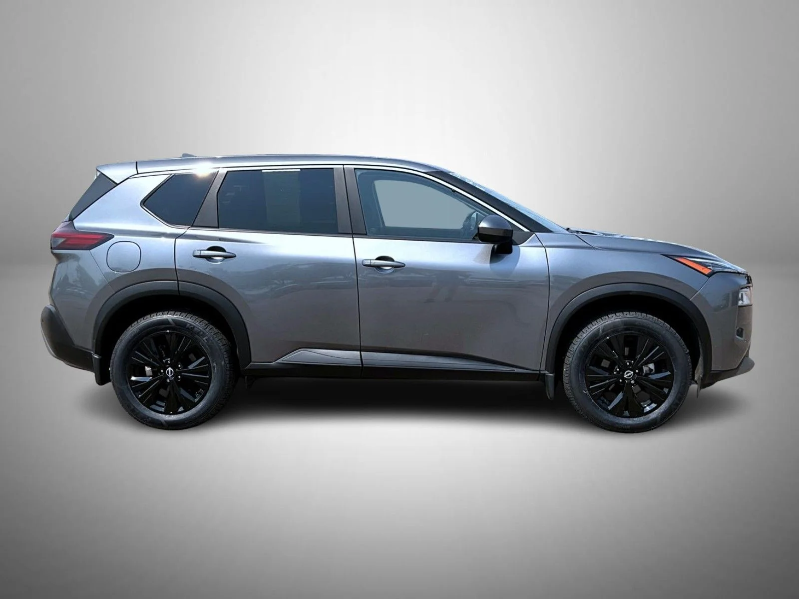 Used 2023 Gray Nissan SV image 4