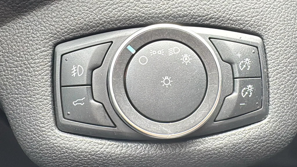Used 2017 White Ford SE image 31
