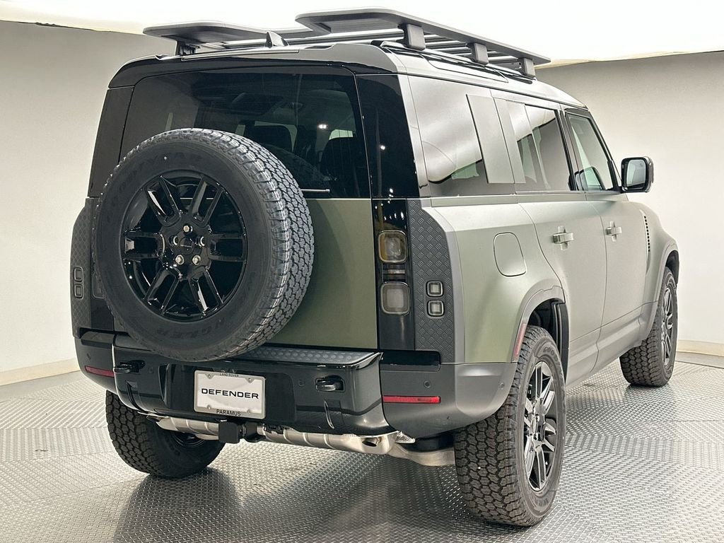 New 2026 Woolstone Green Land Rover S image 3