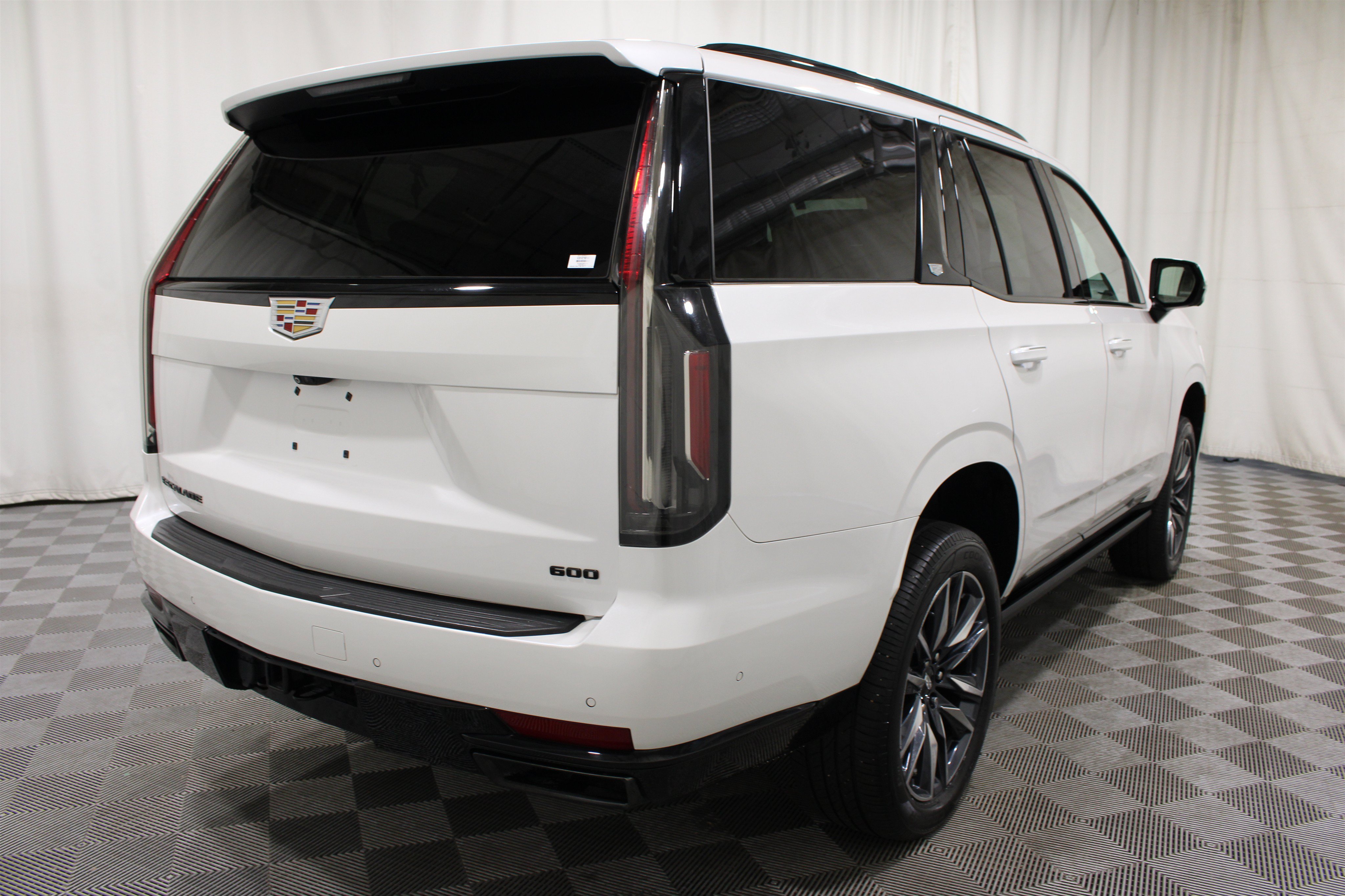 Used 2023 Crystal White Tricoat Cadillac 4WD Sport Platinum image 35