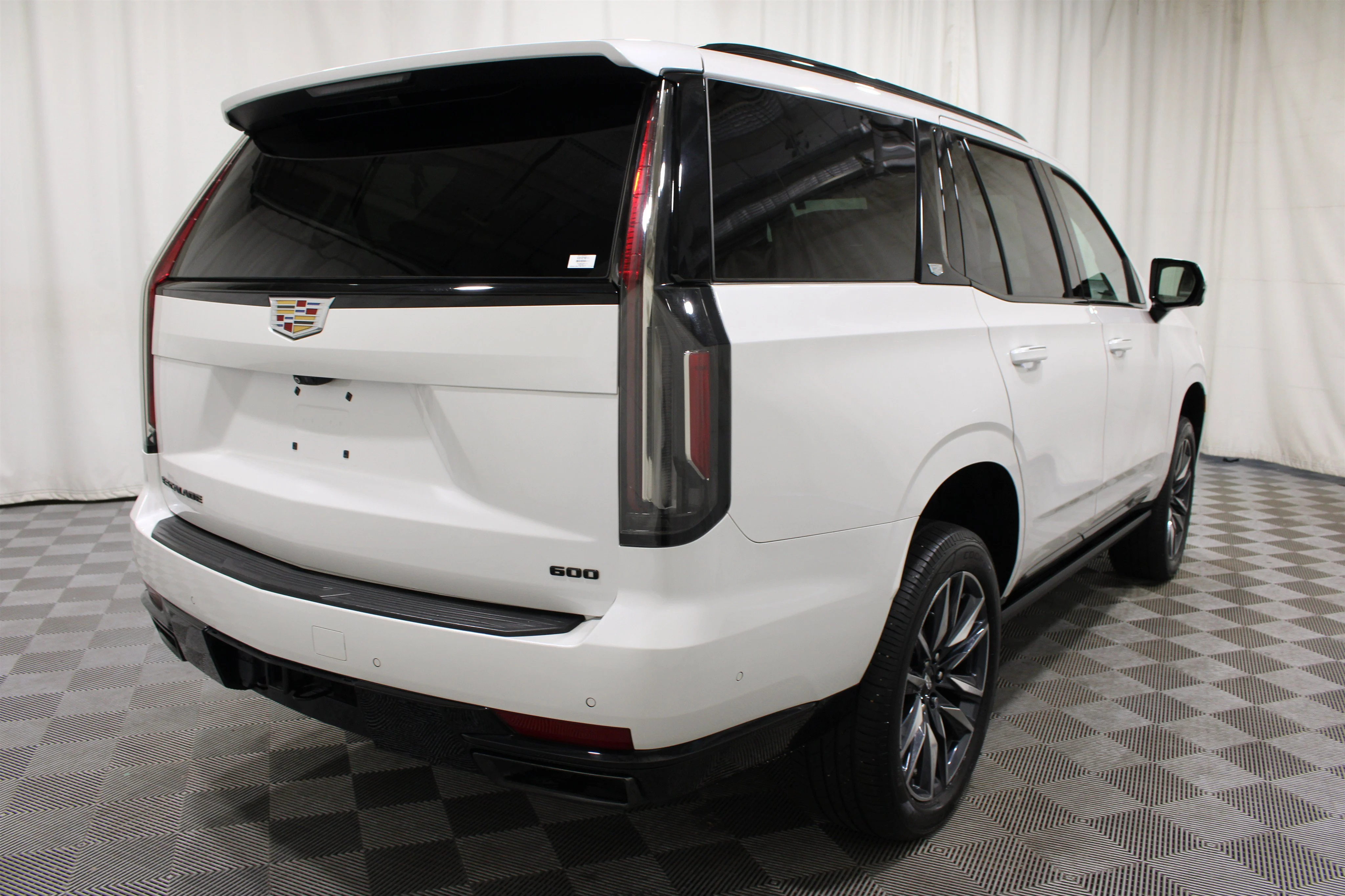 Used 2023 Crystal White Tricoat Cadillac 4WD Sport Platinum image 35