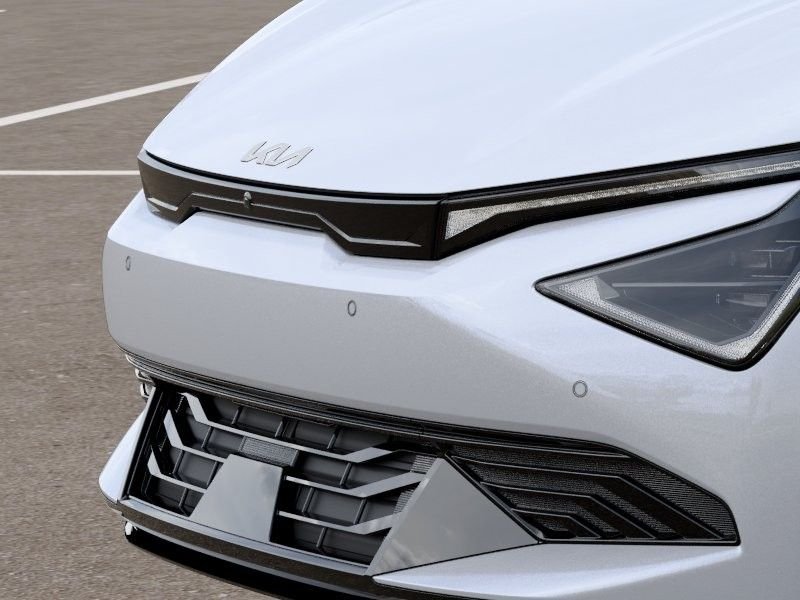 New 2026 Glacial White Pearl Kia LIGHT image 12
