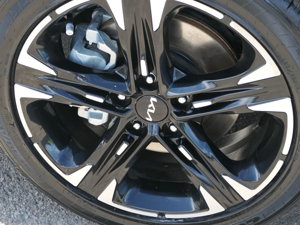 Used 2024 Gray Kia GT-Line image 9