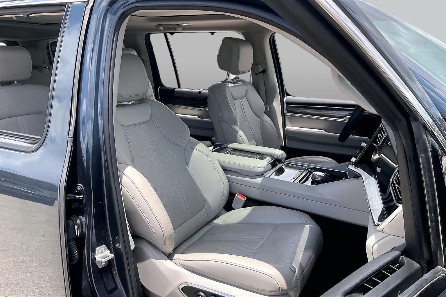 Used 2022 River Rock Jeep Series III image 9