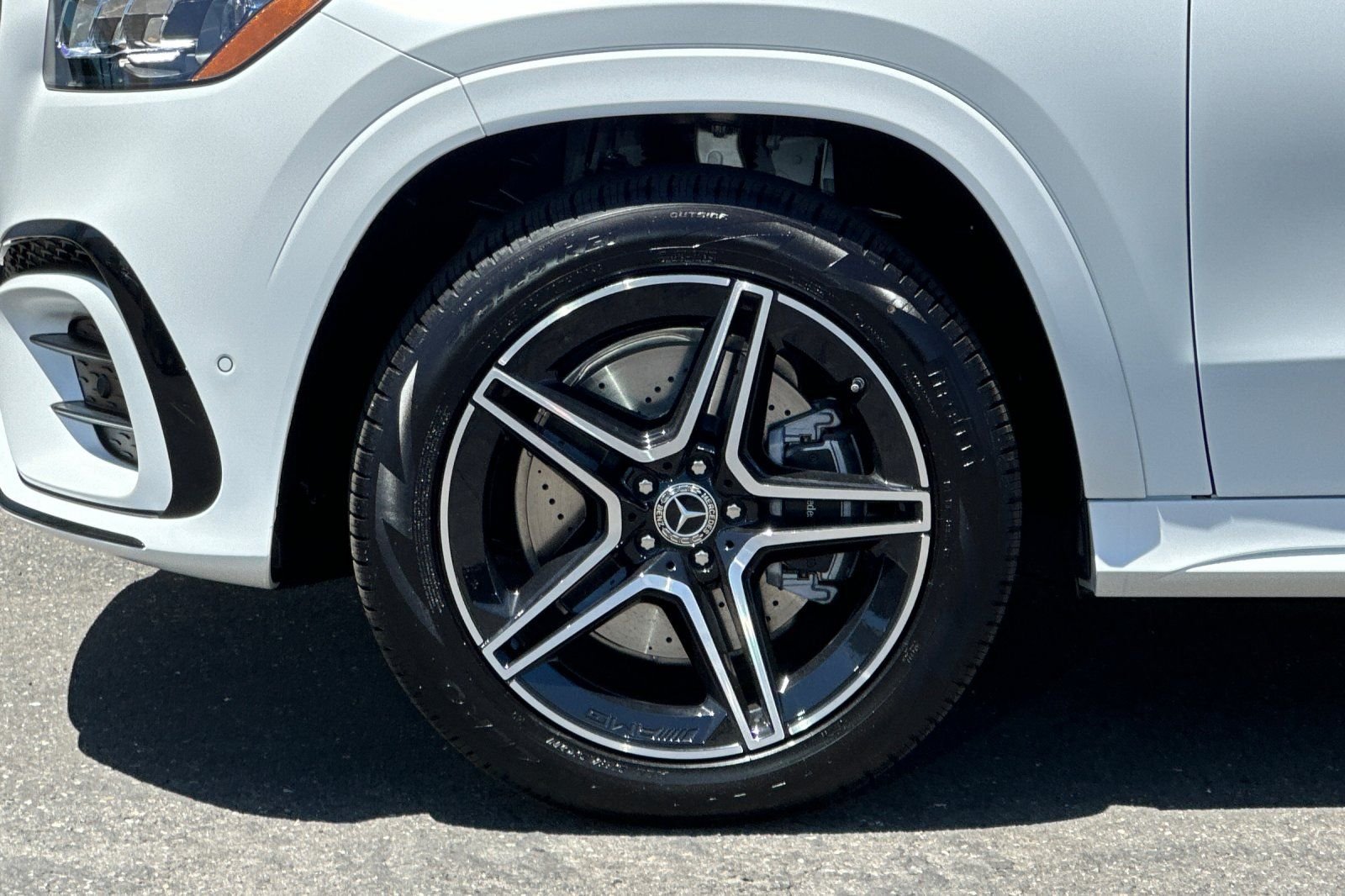 New 2026 White Mercedes-Benz GLS 450 image 27