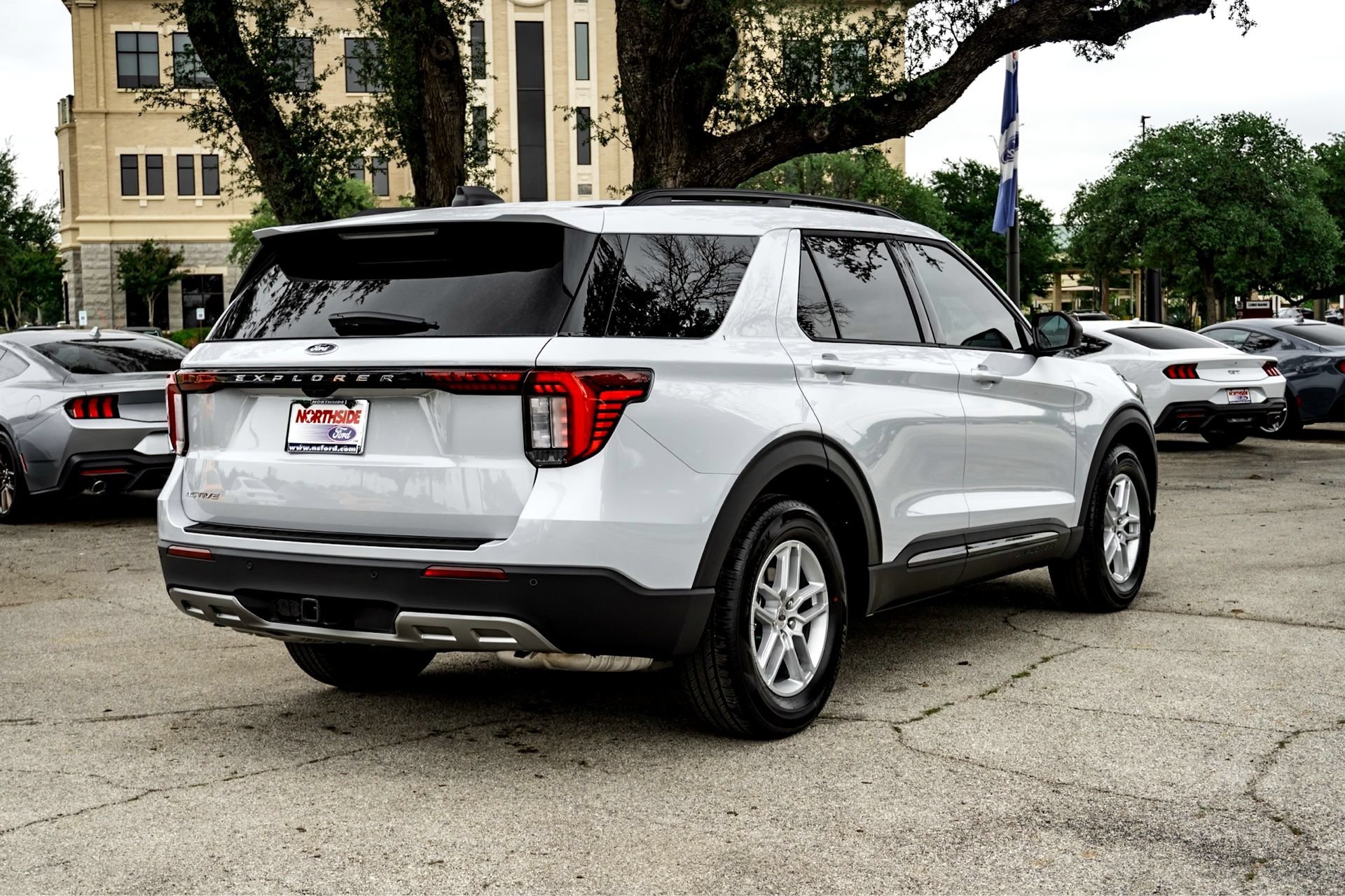 New 2026 Space White Metallic Ford Active image 4