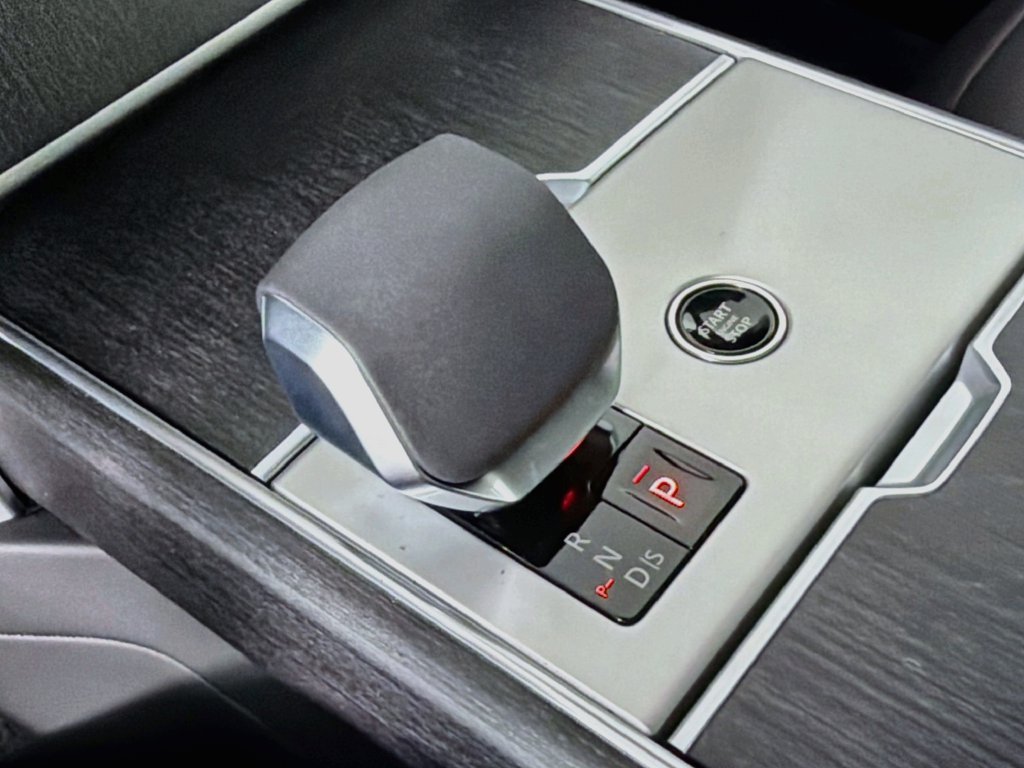New 2026 Fuji White Land Rover SE image 11