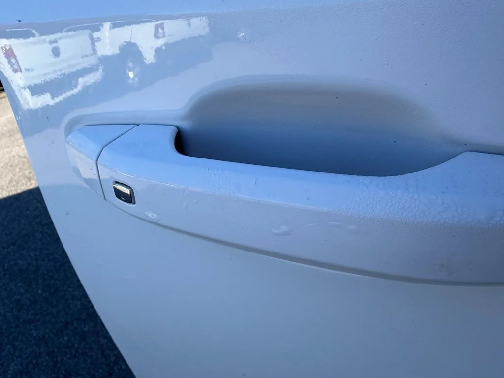 Used 2021 SUMMIT WHITE GMC Elevation image 32