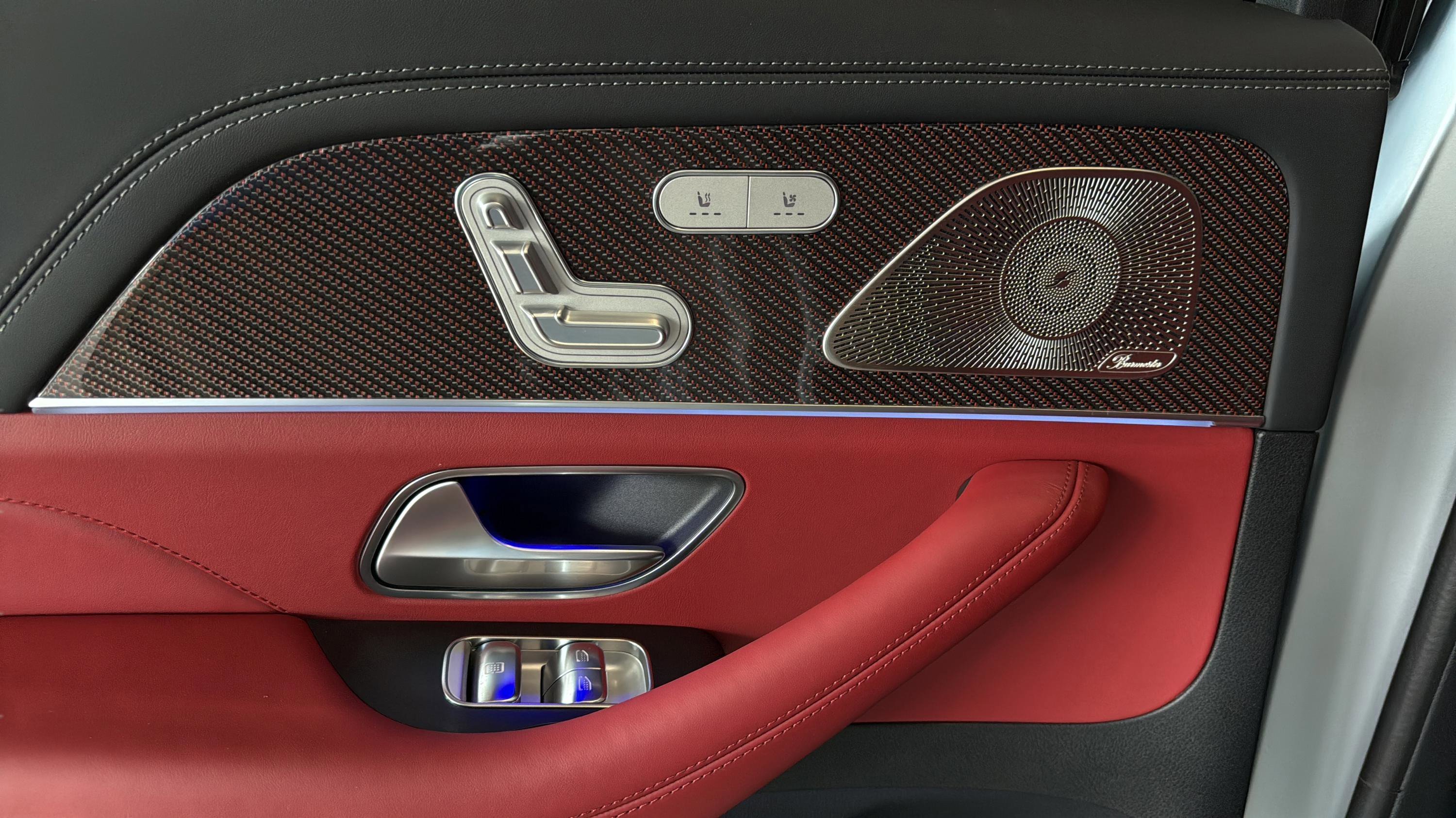 New 2026 MANUFAKTUR Signature Cirrus Silver Magno Mercedes-Benz AMG® GLS 63 image 54
