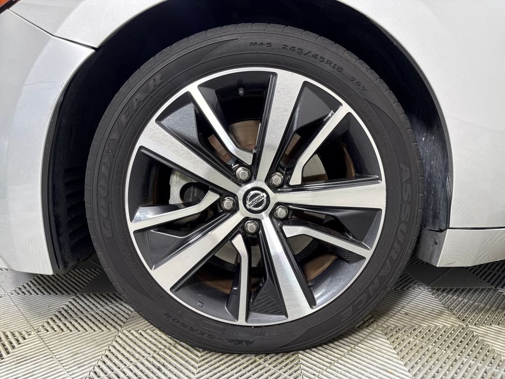 Used 2020 Silver Nissan 3.5 SV image 21