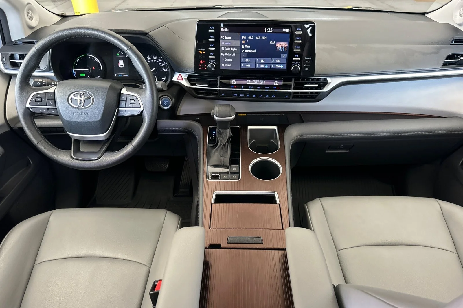 Used 2022 CELESTIAL SILVER MET Toyota XLE image 12