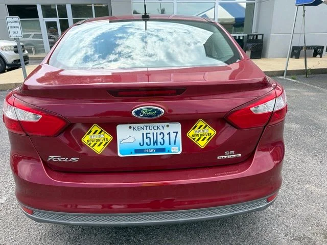 Used 2014 Red Ford SE image 6