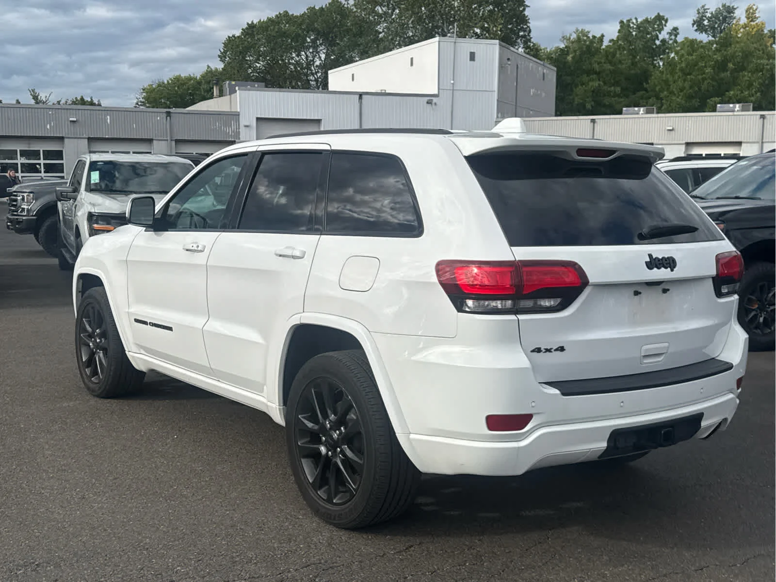 Used 2019 Bright White Clearcoat Jeep Altitude image 3