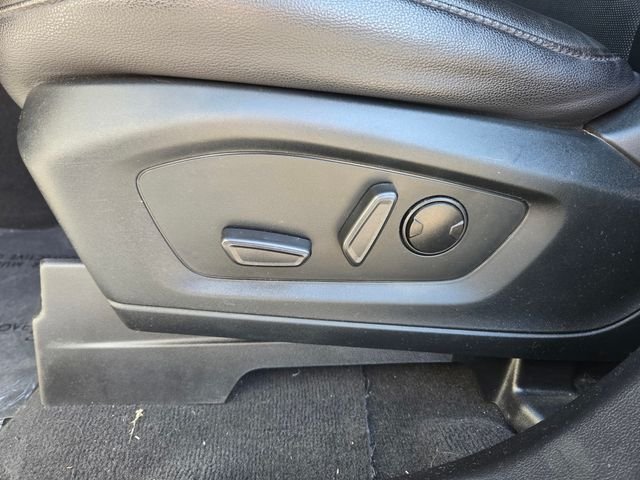 Used 2022 White Ford Limited image 12