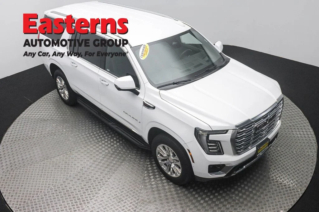 Used 2025 White GMC Denali image 3