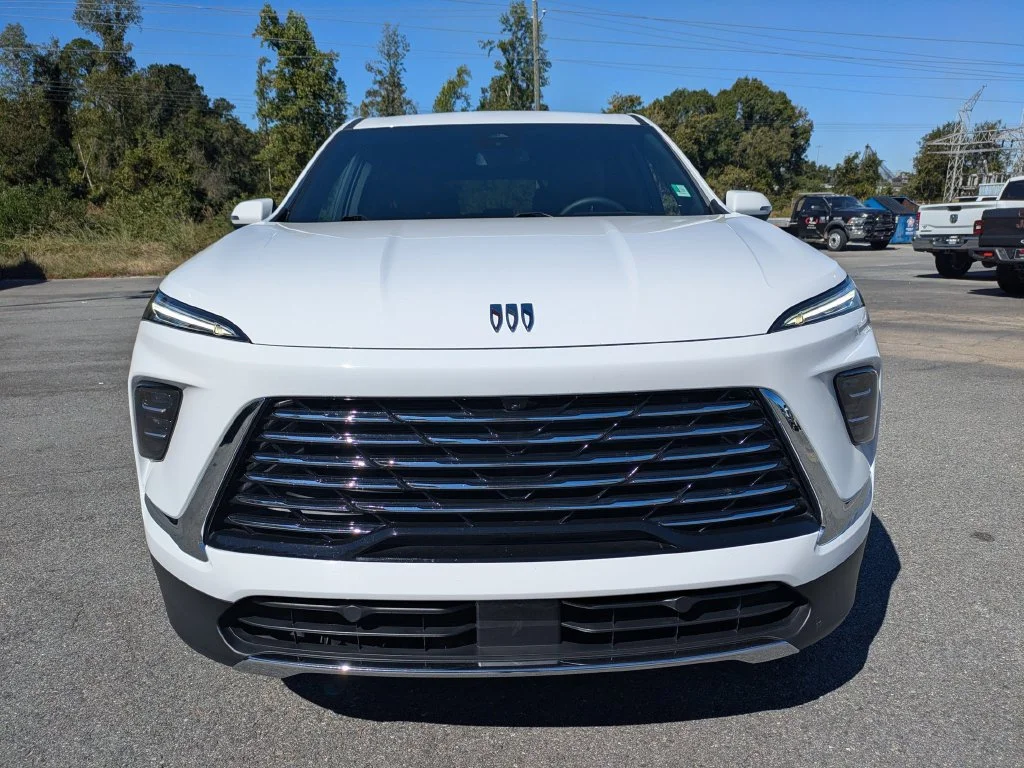 Used 2026 White Buick Preferred image 9