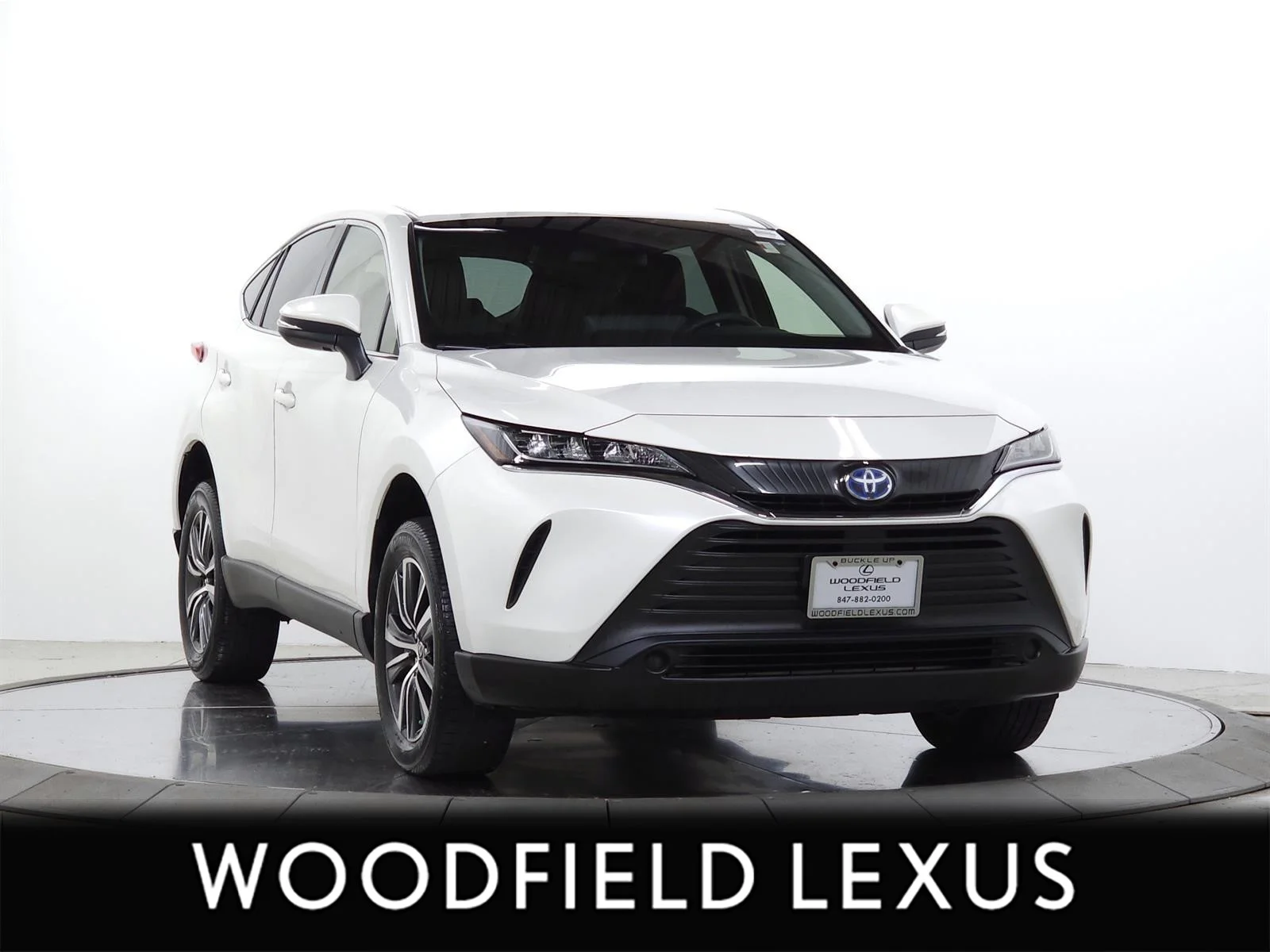Used 2022 White Toyota LE image 1