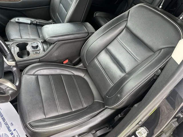 Used 2021 Green GMC Denali image 15