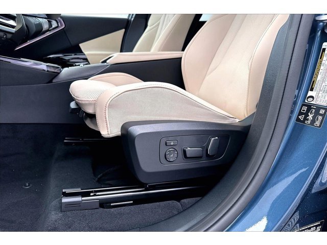 New 2026 Arctic Race Blue metallic BMW 30 xDrive image 23