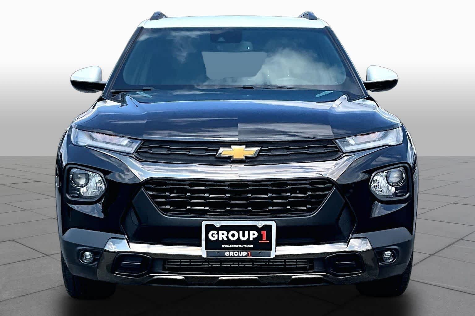 Used 2021 Mosaic Black Metallic Chevrolet ACTIV image 4