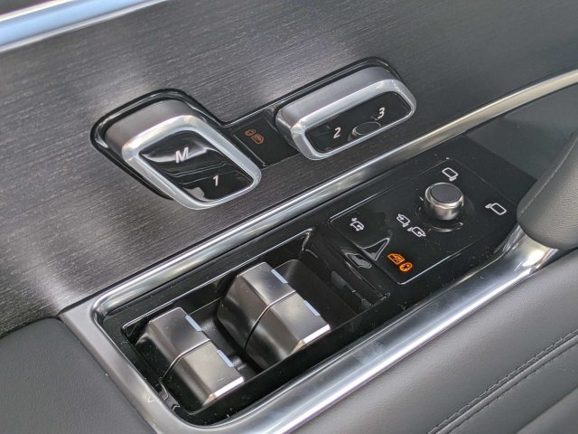 New 2027 White Land Rover SE image 24