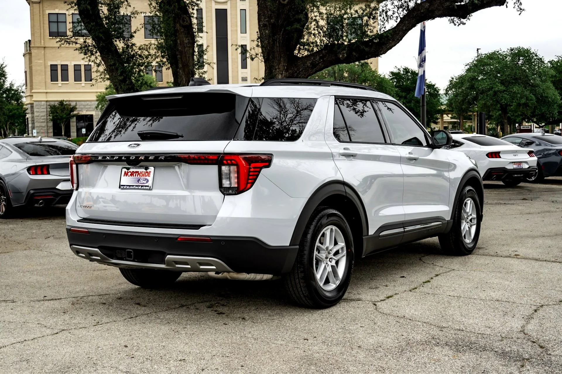 New 2026 Space White Metallic Ford Active image 4