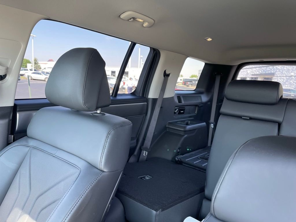 Used 2025 Serenity White Hyundai SEL image 16