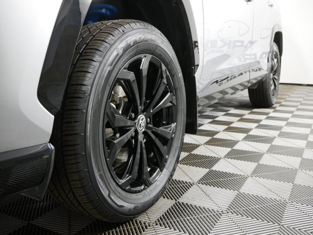 Used 2025 Silver Sky Metallic Toyota Hybrid SE w/ Convenience Pkg & Weather Pkg image 2