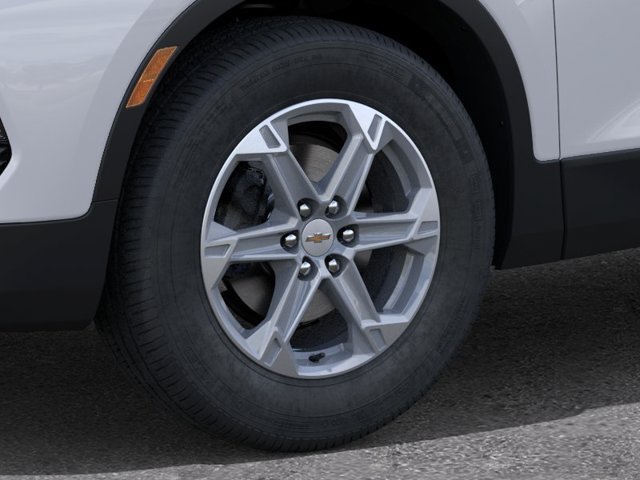 New 2026 Summit White Chevrolet 2LT image 9
