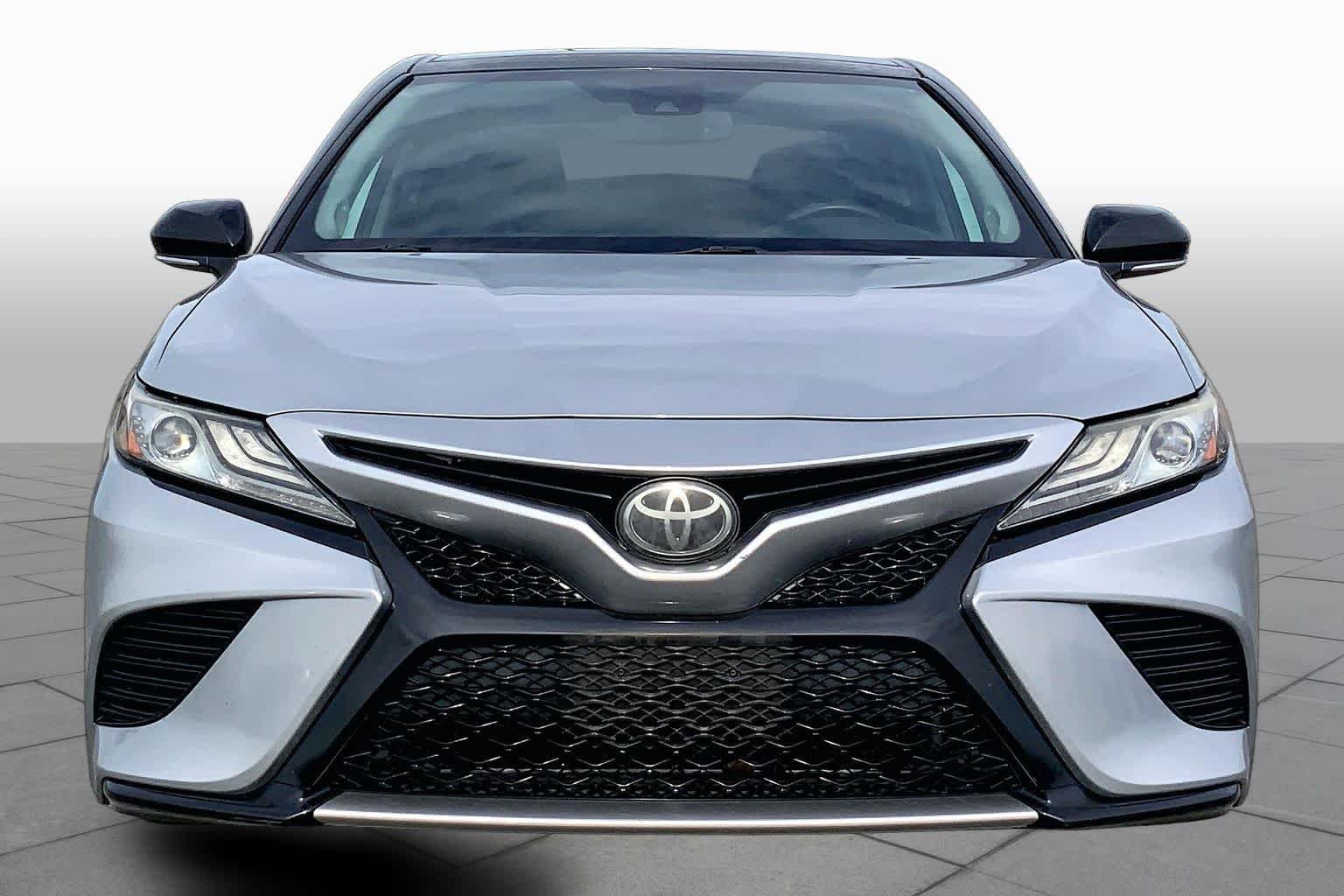 Used 2019 Celestial Silver/Midnight Black Metallic Toyota XSE image 4