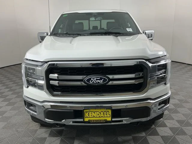 New 2026 Star White Metallic Tri-Coat Ford Lariat image 2