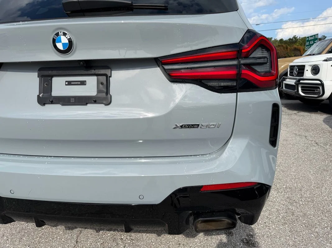 Used 2024  BMW xDrive30i image 8