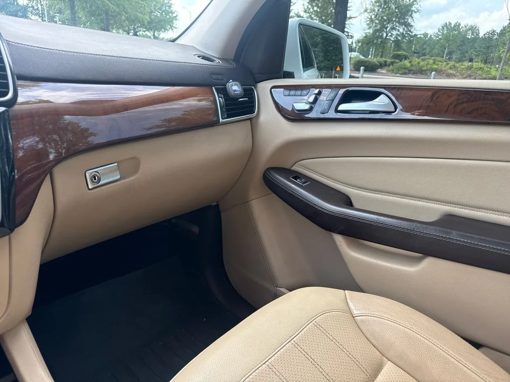Used 2017 Polar White Mercedes-Benz GLS 450 image 17
