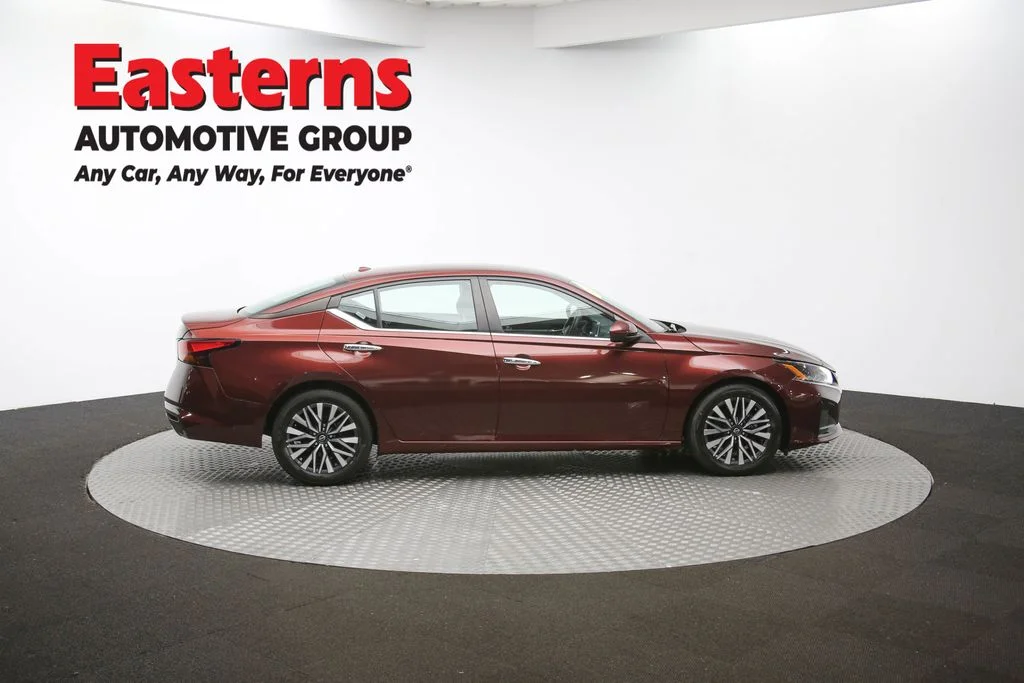 Used 2023 Red Nissan 2.5 SV image 44