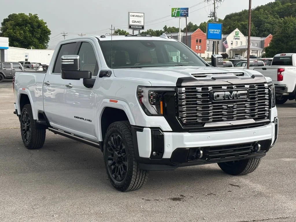 New 2026 Glacier White Tricoat GMC Denali Ultimate image 4