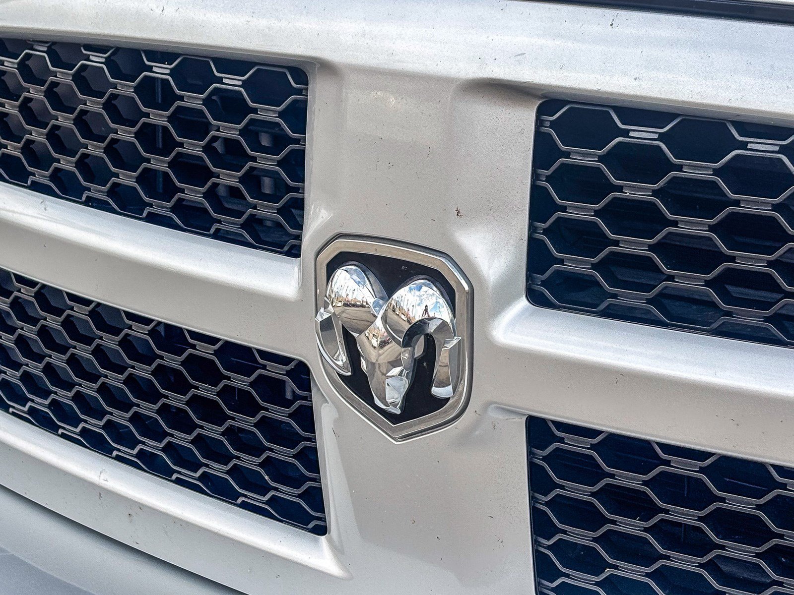 Used 2018 Bright Silver Metallic Clearcoat Ram Express image 9