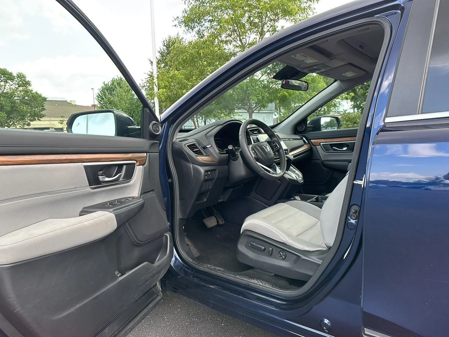 Used 2018 Obsidian Blue Pearl Honda EX image 2