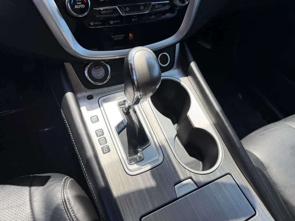 Used 2015 Silver Nissan SL image 23
