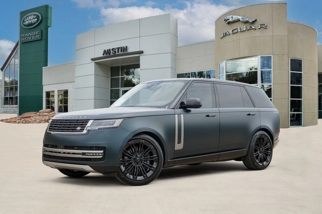 2026 Land Rover Range Rover 4.4 SE LWB 7's photo