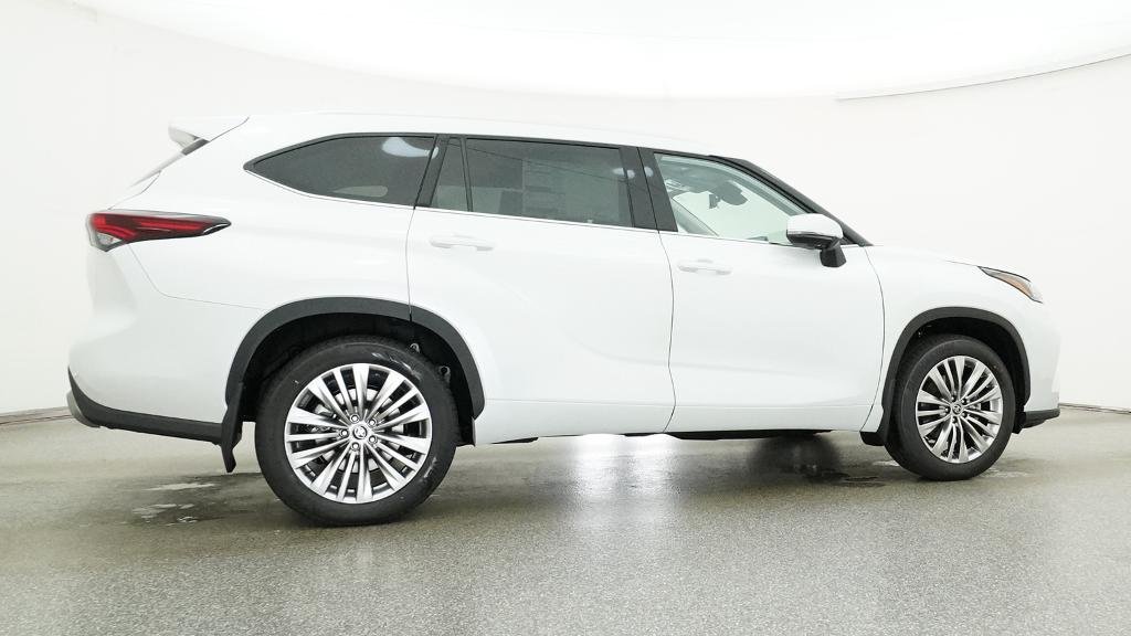 New 2026 Wind Chill Pearl Toyota Platinum image 15