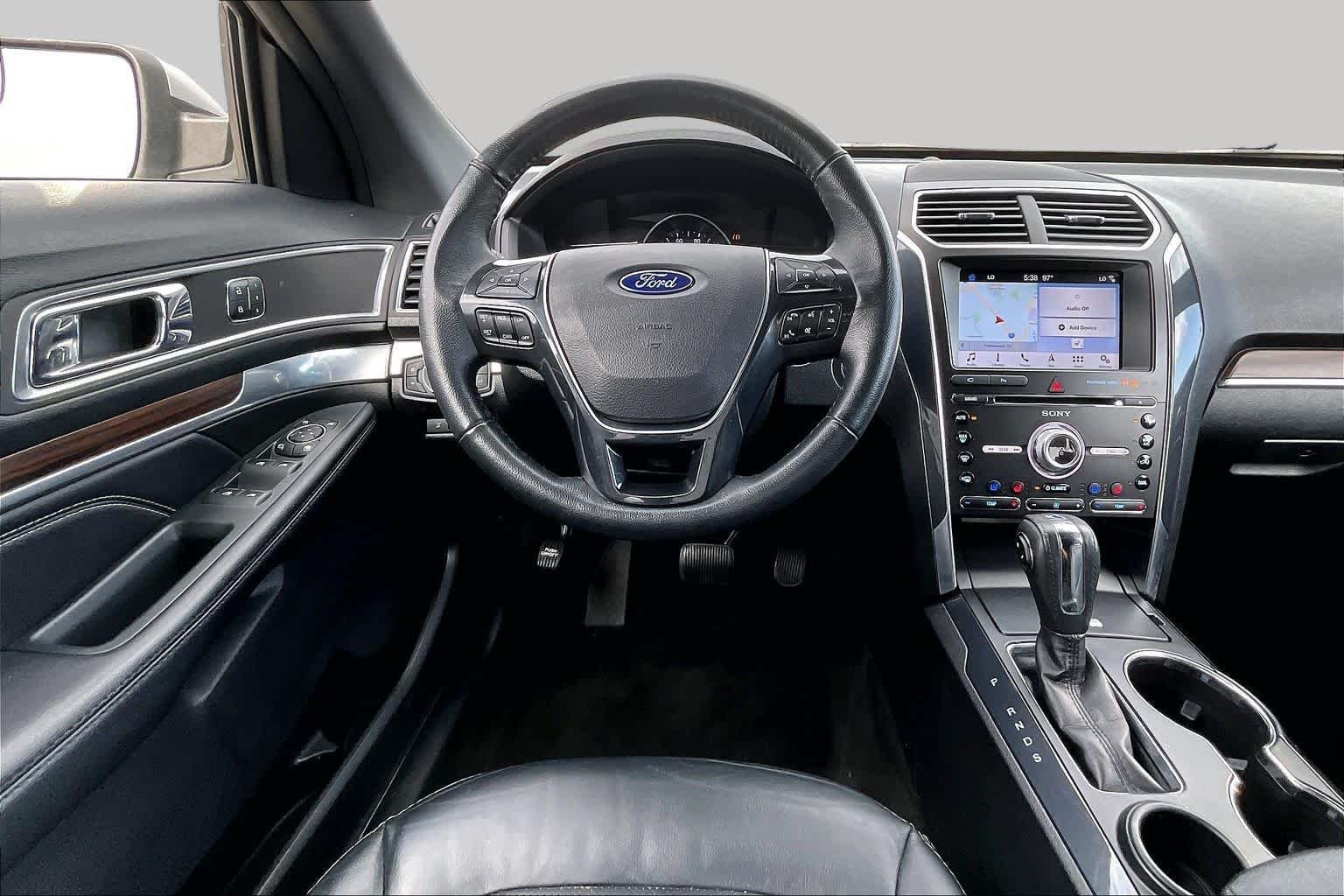 Used 2018 Ingot Silver Metallic Ford Limited image 6