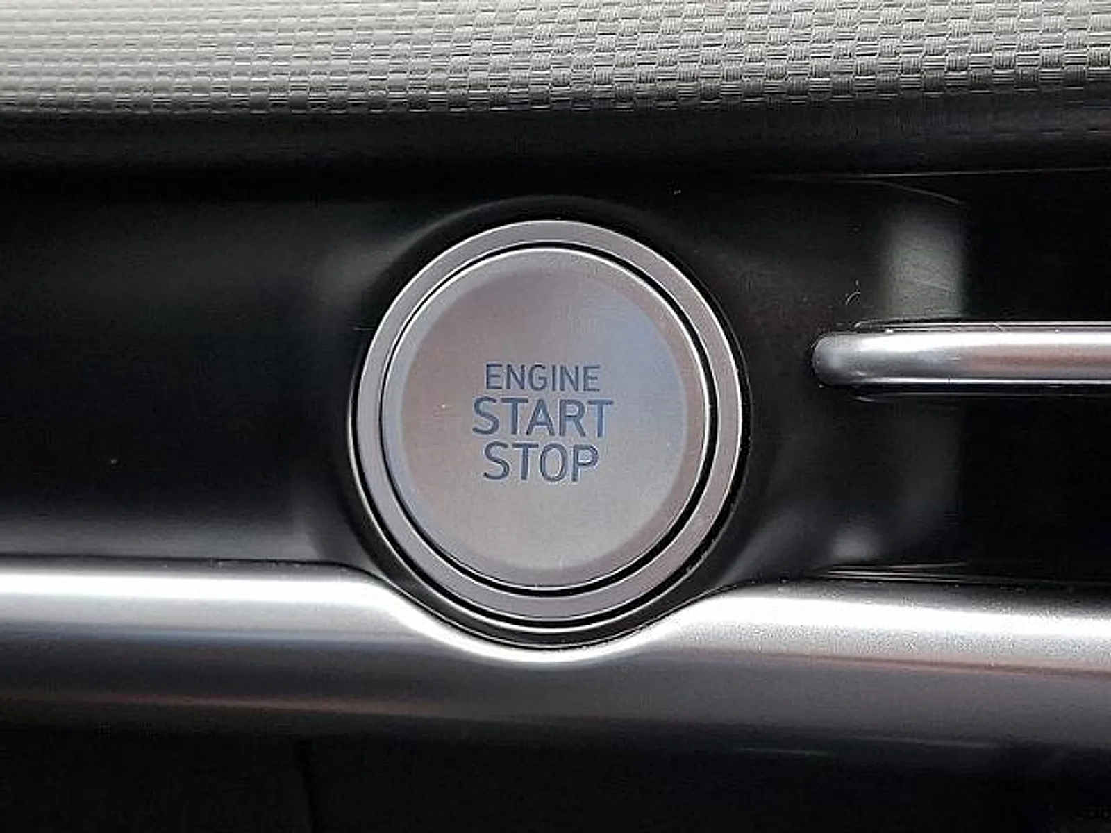 Used 2025 Shimmering Silver Hyundai SEL image 26
