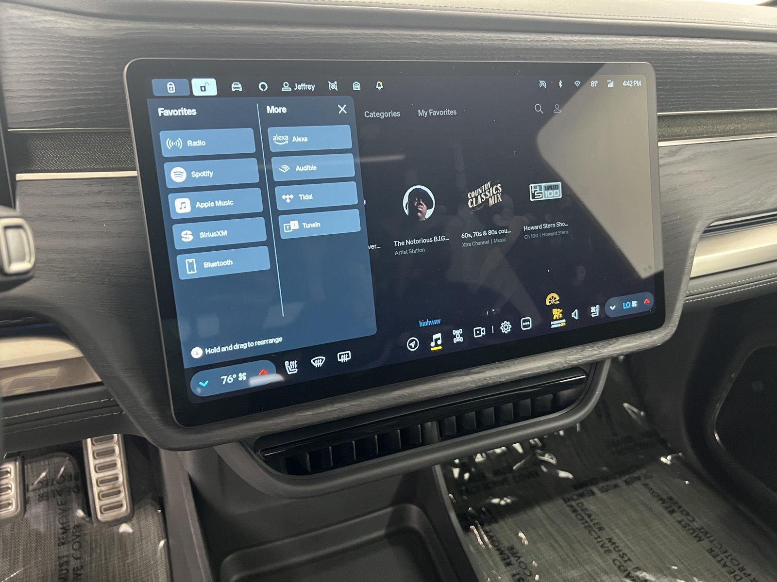 2024 Rivian R1S Adventure - Photo 16